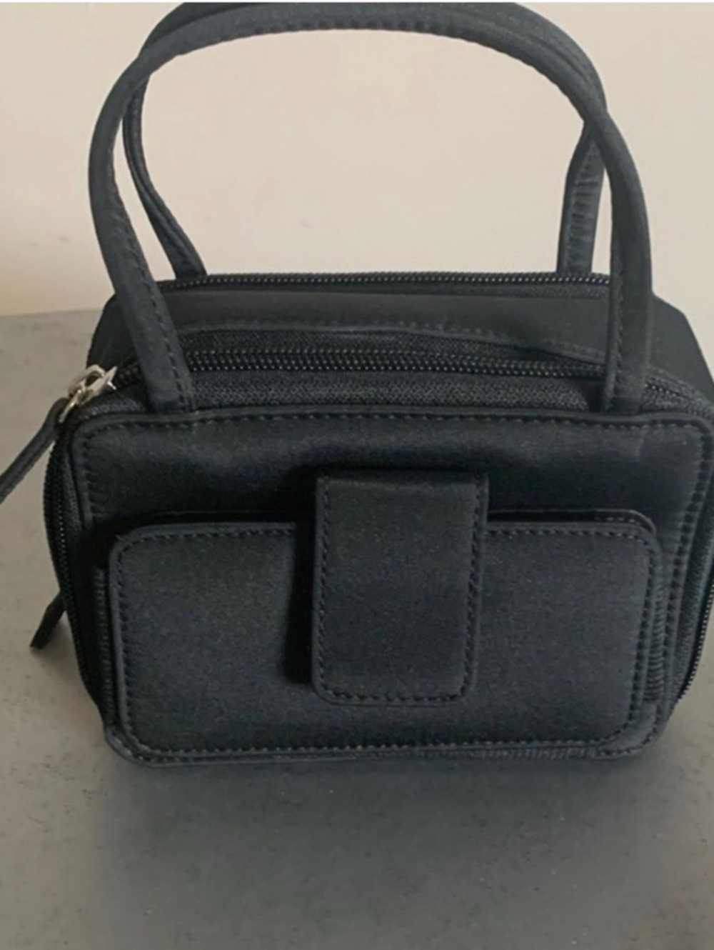 NWOT Mini Wristlet Purse Wallet w/ Coin Pouch & Multiple Compartments Black